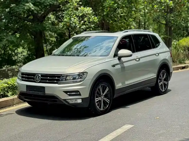 VOLKSWAGEN TIGUAN L 2020