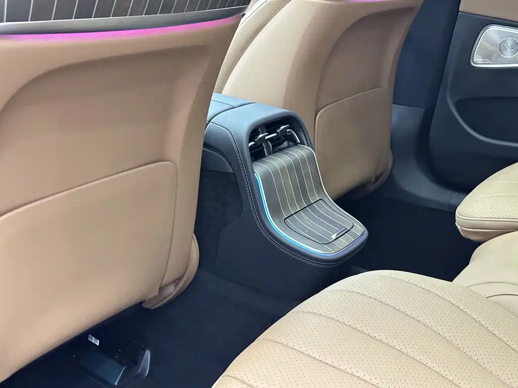 Mercedes-Benz E-Class — миниатюра 19