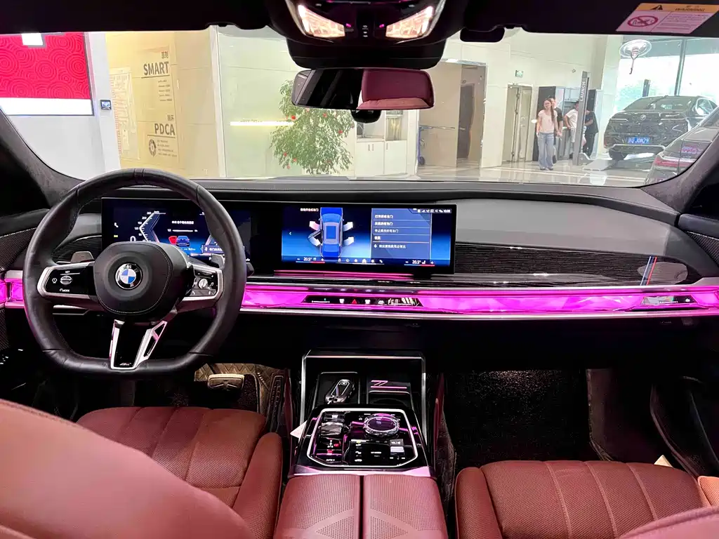 BMW 7 Series — миниатюра 8