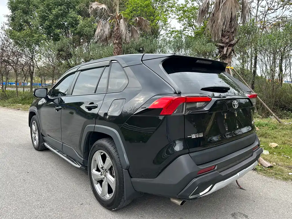 TOYOTA RAV4 RONGFANG