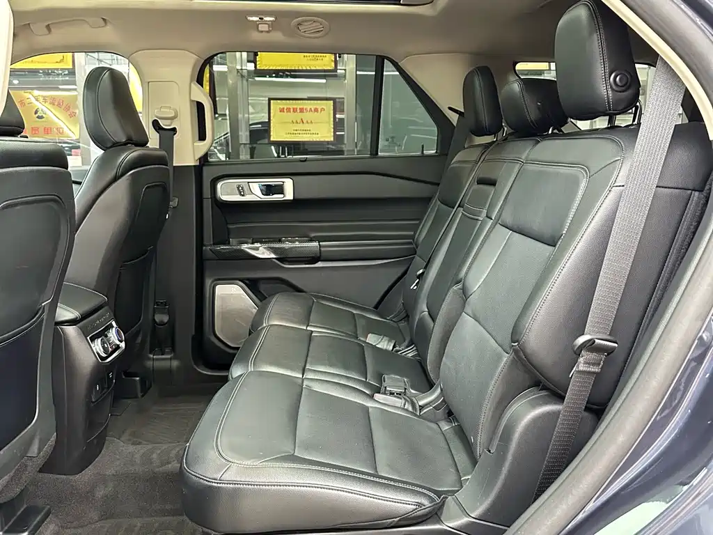 Ford Explorer — миниатюра 8