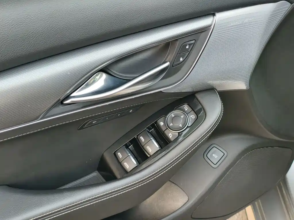 Cadillac CT5 — миниатюра 14