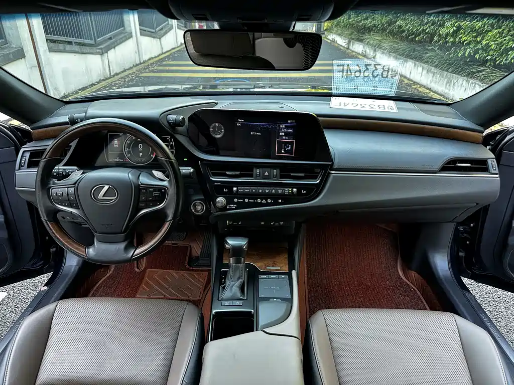 Lexus ES — миниатюра 9