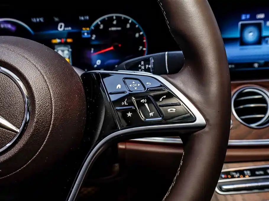 MERCEDES-BENZ E CLASS