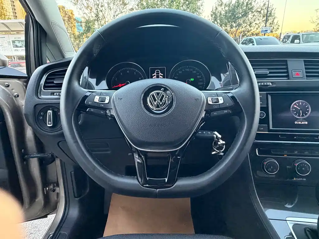 Volkswagen Golf — миниатюра 9
