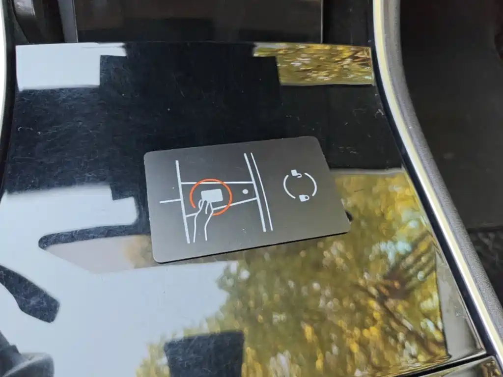 Tesla Model 3 — миниатюра 9