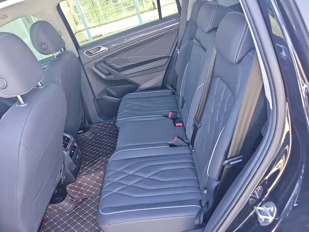 Volkswagen Tiguan L — миниатюра 17