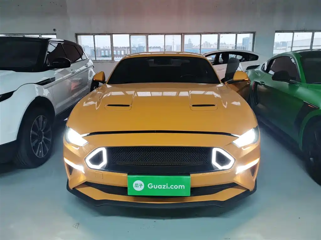 FORD MUSTANG