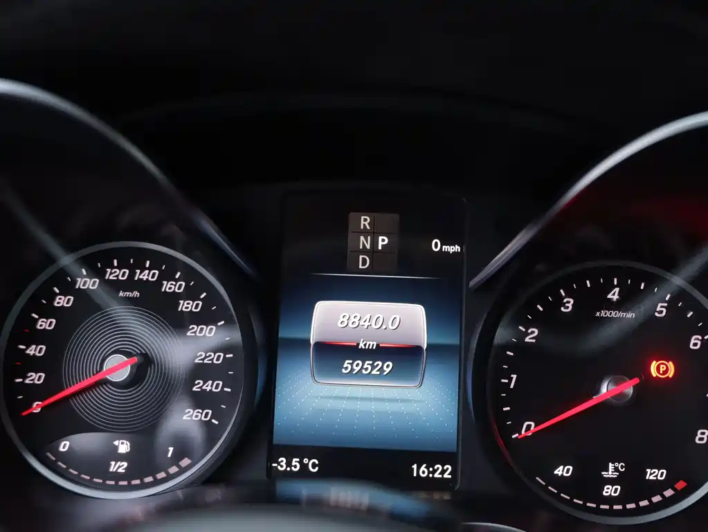 MERCEDES-BENZ V CLASS