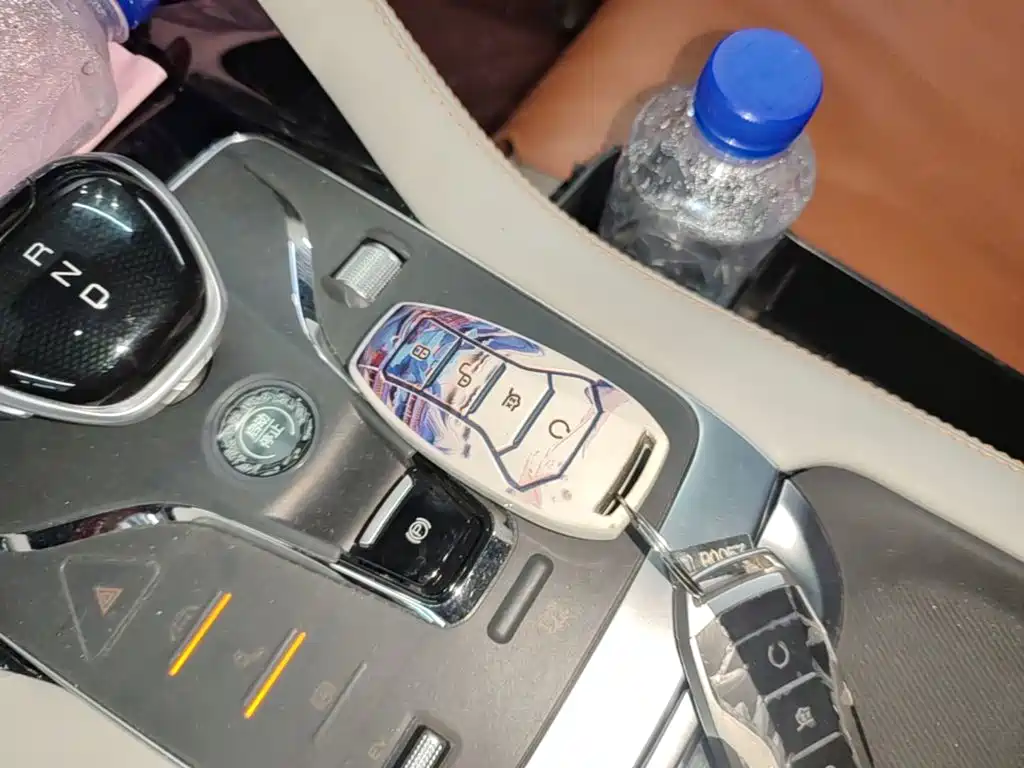 BYD Song Plus DM-i 2021 — фото 8