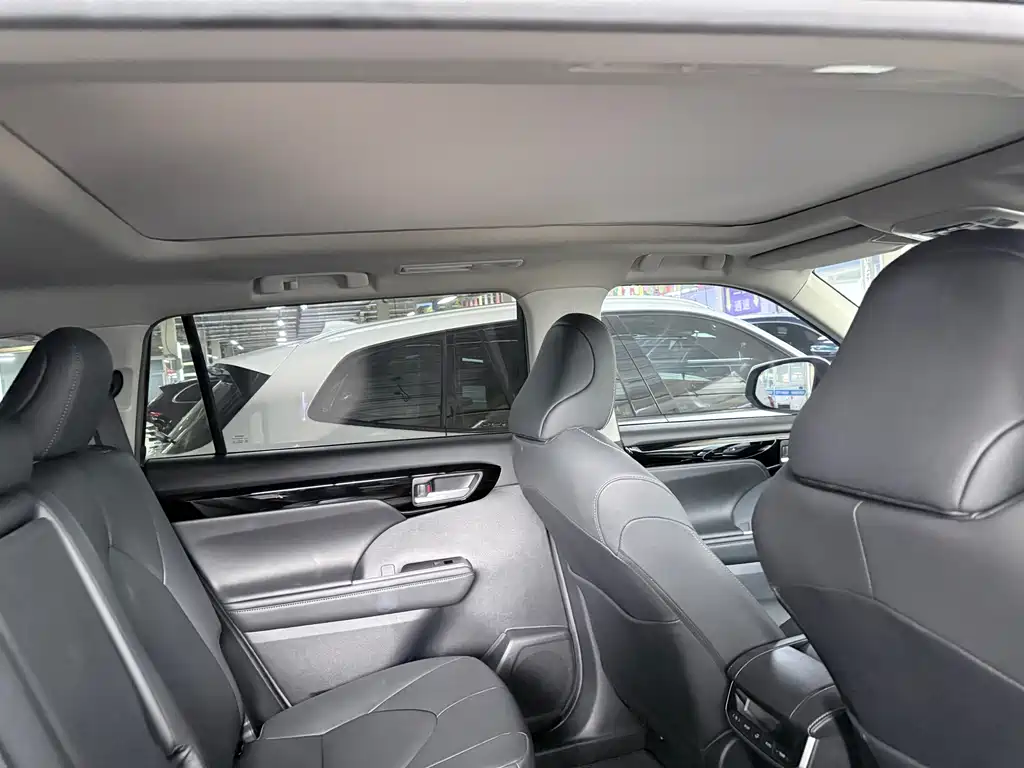 Toyota Highlander — миниатюра 14
