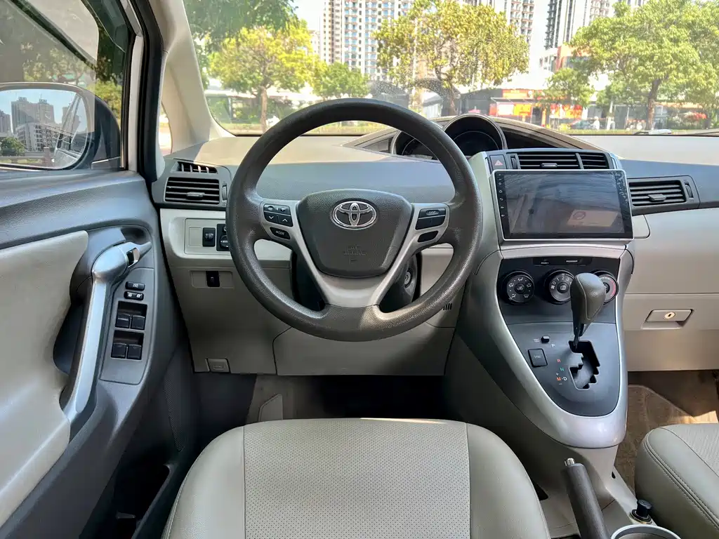 Toyota Verso — миниатюра 9