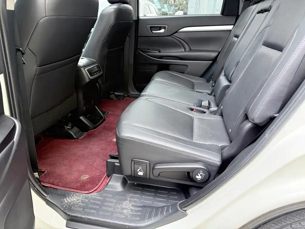 Toyota Highlander — миниатюра 11