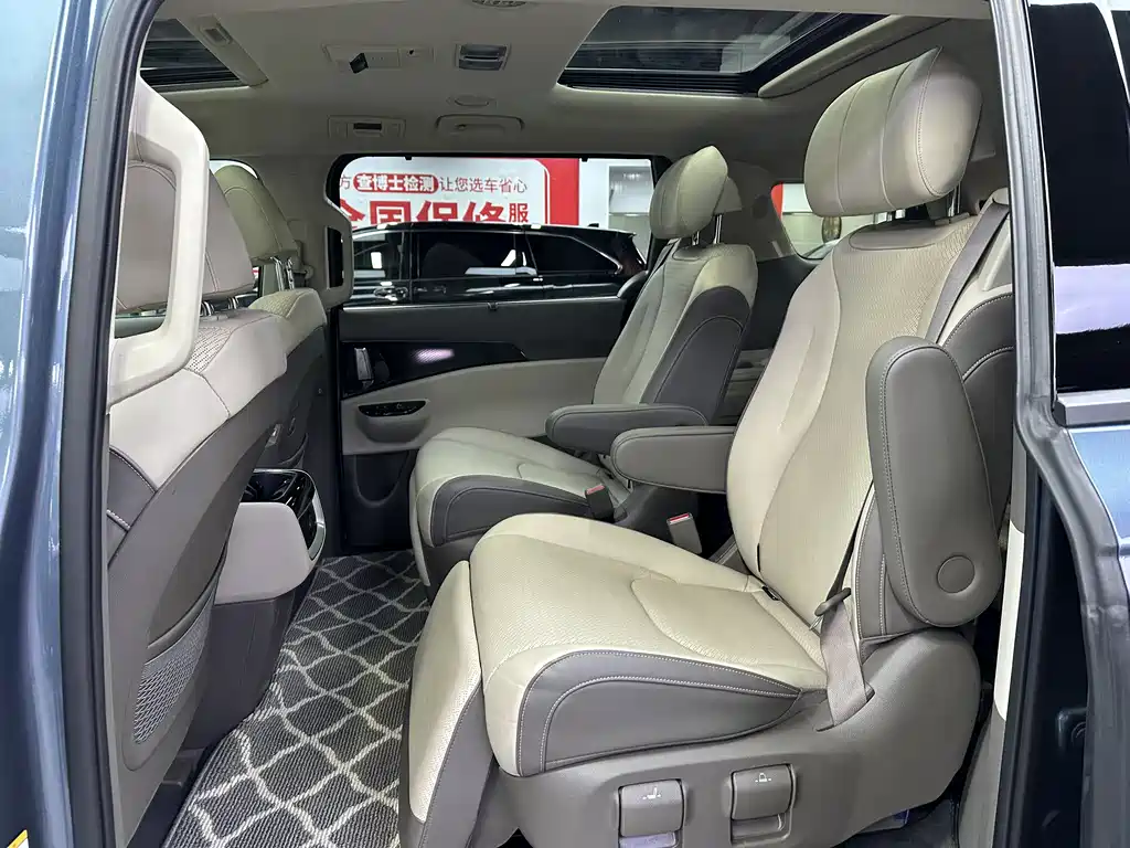 Kia Carnival — миниатюра 9
