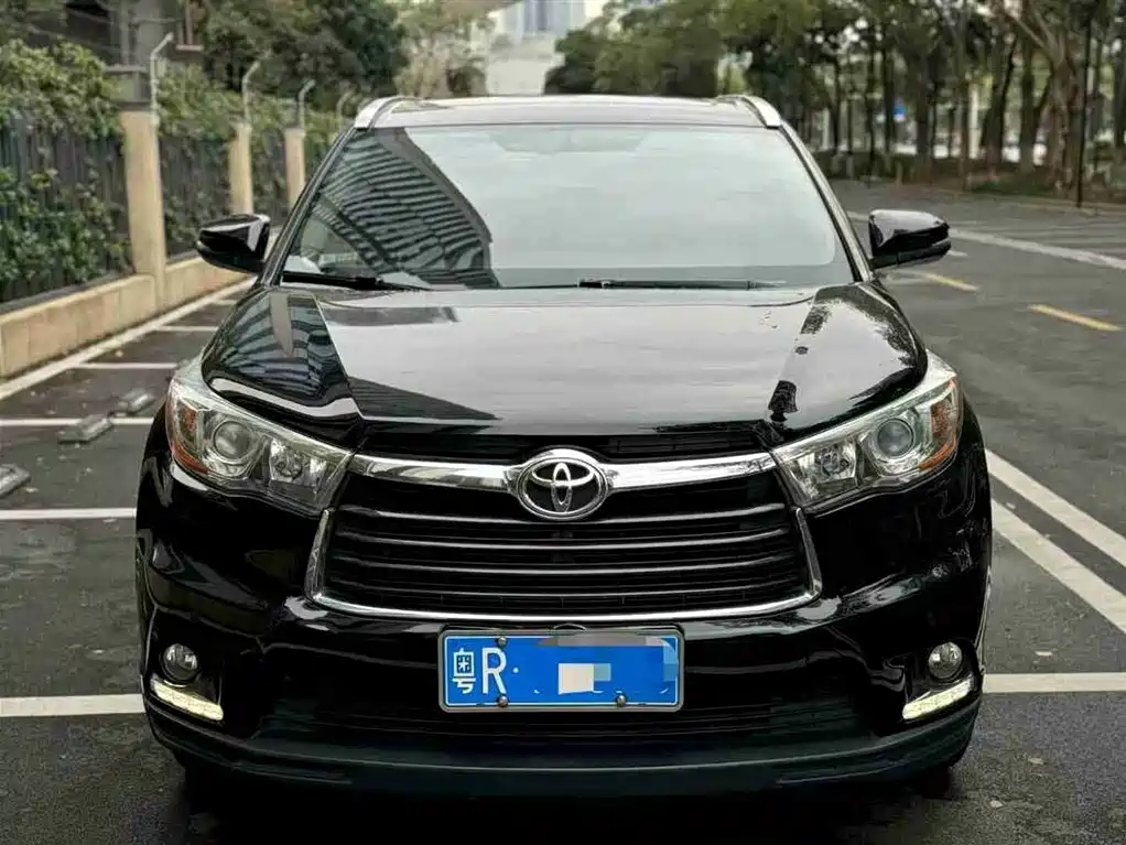 TOYOTA HIGHLANDER