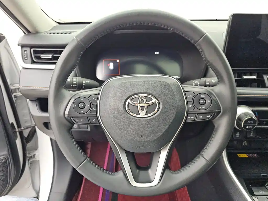 Toyota RAV4 — миниатюра 12