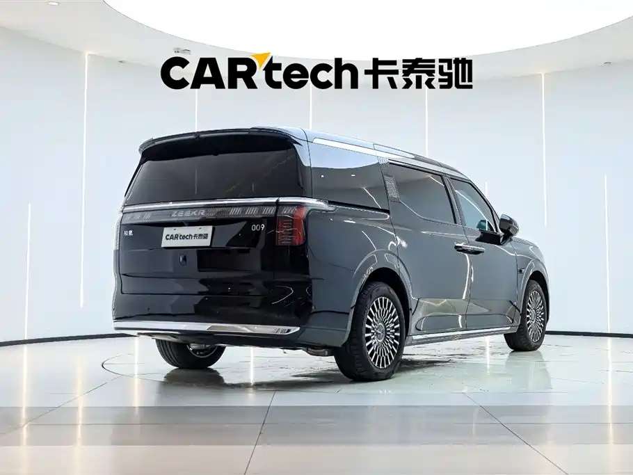 Zeekr 009 2024 мест Executive 108kWh