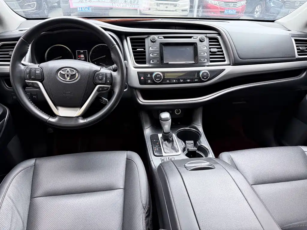 Toyota Highlander — миниатюра 13