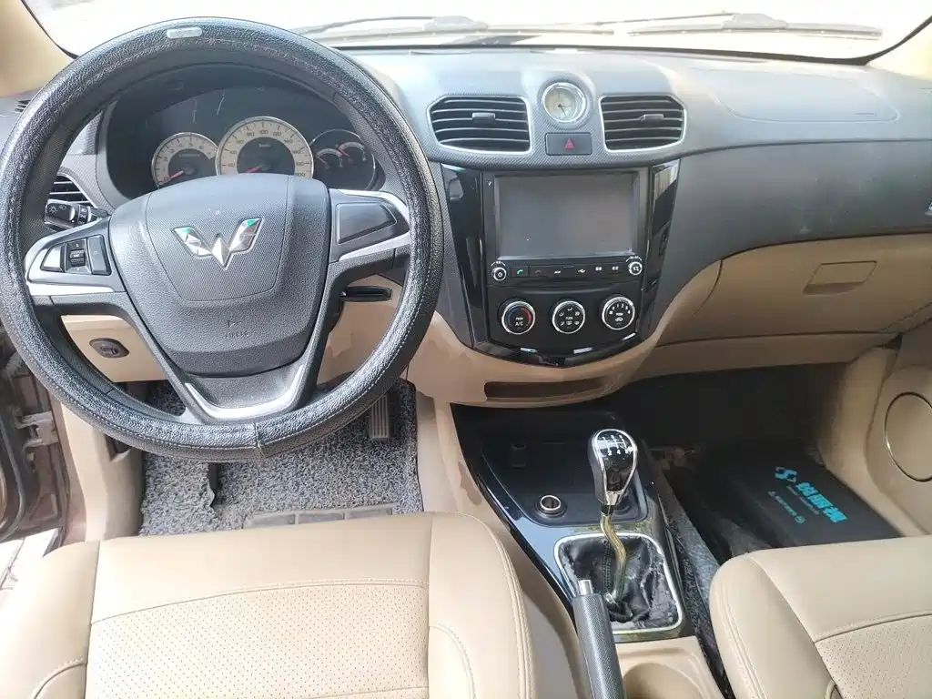 Wuling Hongguang — миниатюра 10