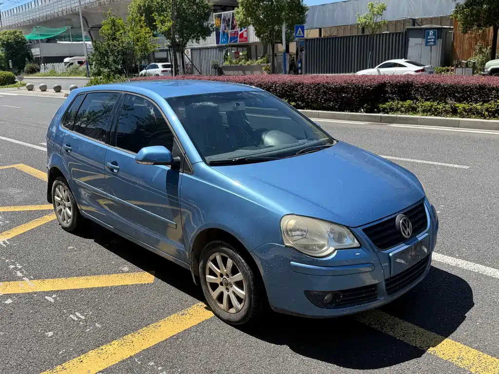 Volkswagen Polo 08 1.4 MT