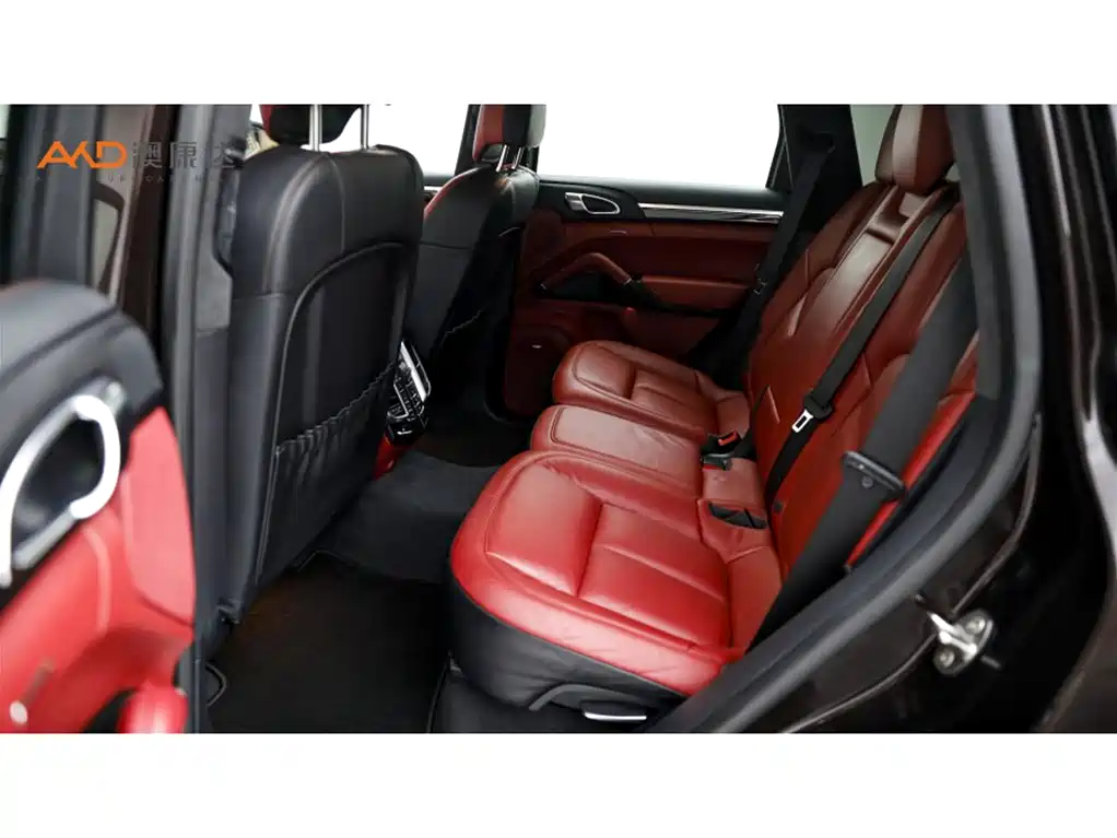 Porsche Cayenne — миниатюра 7