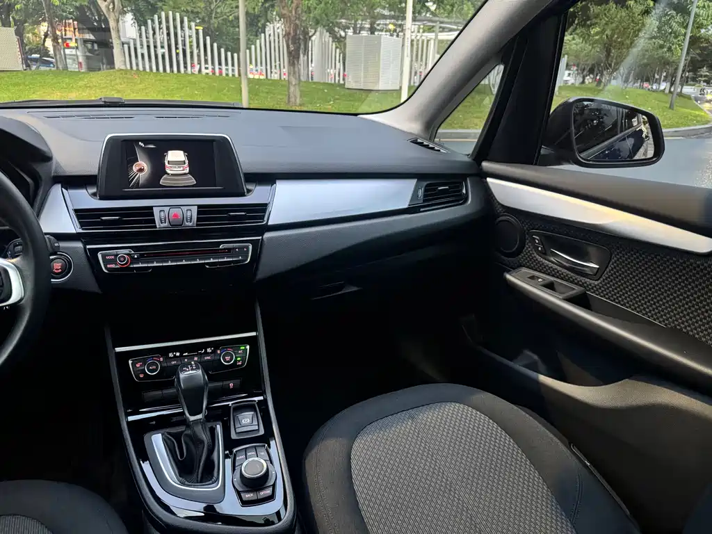 BMW 2 Series Active Tourer — миниатюра 15