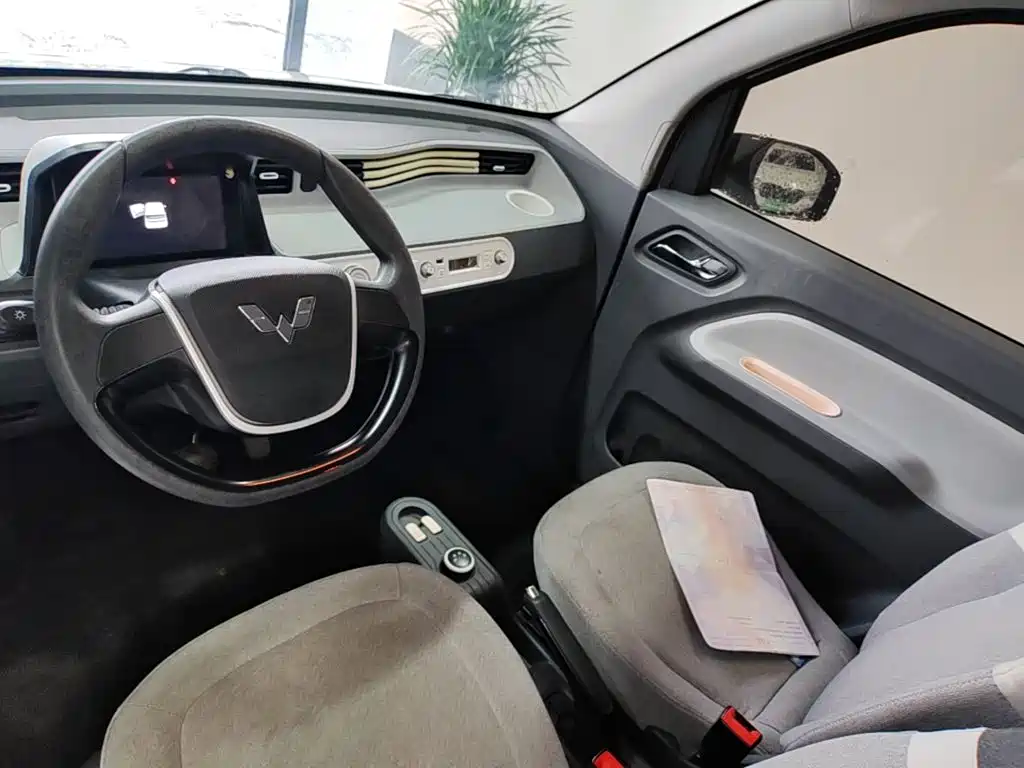 Wuling MINIEV — миниатюра 10