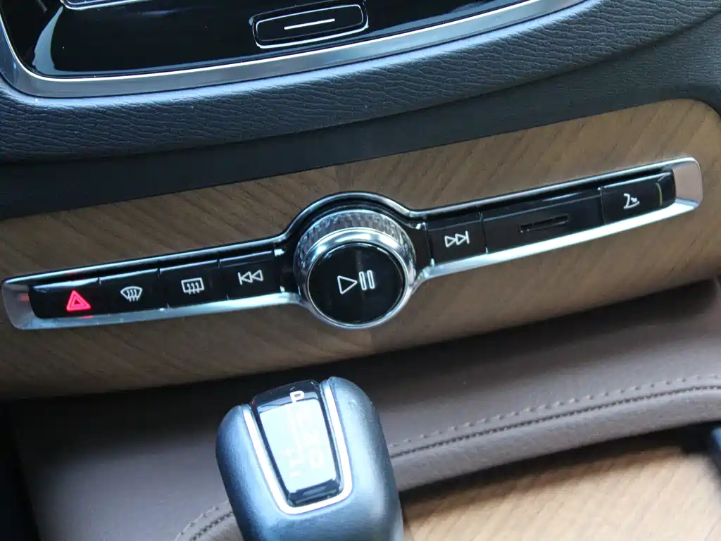 Volvo XC90 — миниатюра 17
