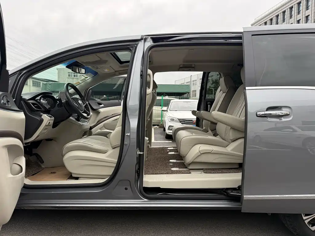 Buick GL8 — миниатюра 19