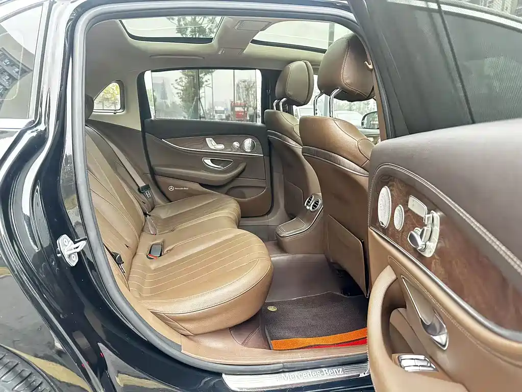 MERCEDES-BENZ E CLASS