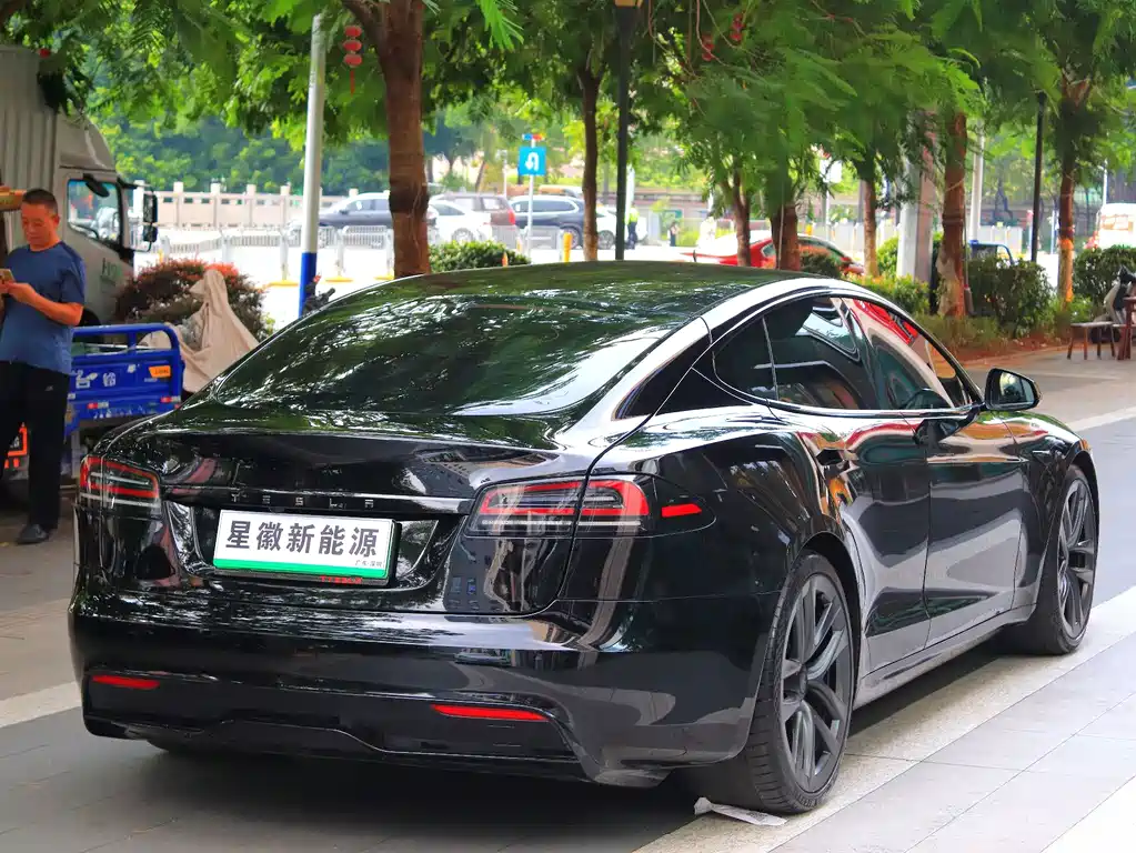 Tesla Model S — миниатюра 19
