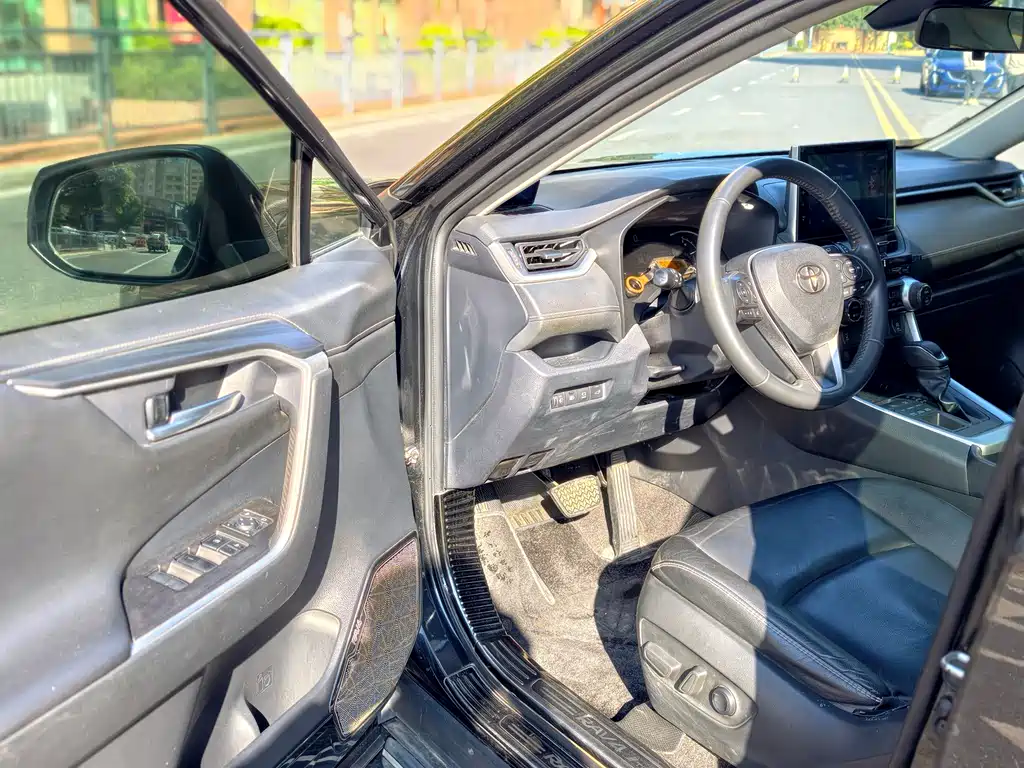 TOYOTA RAV4 RONGFANG