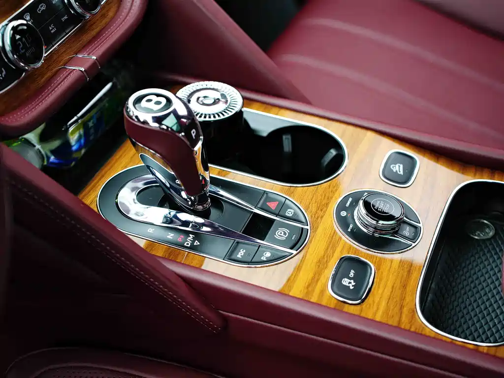 Bentley Bentayga — миниатюра 13