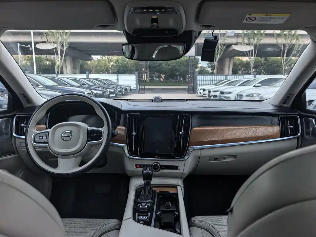 Volvo S90 — миниатюра 6
