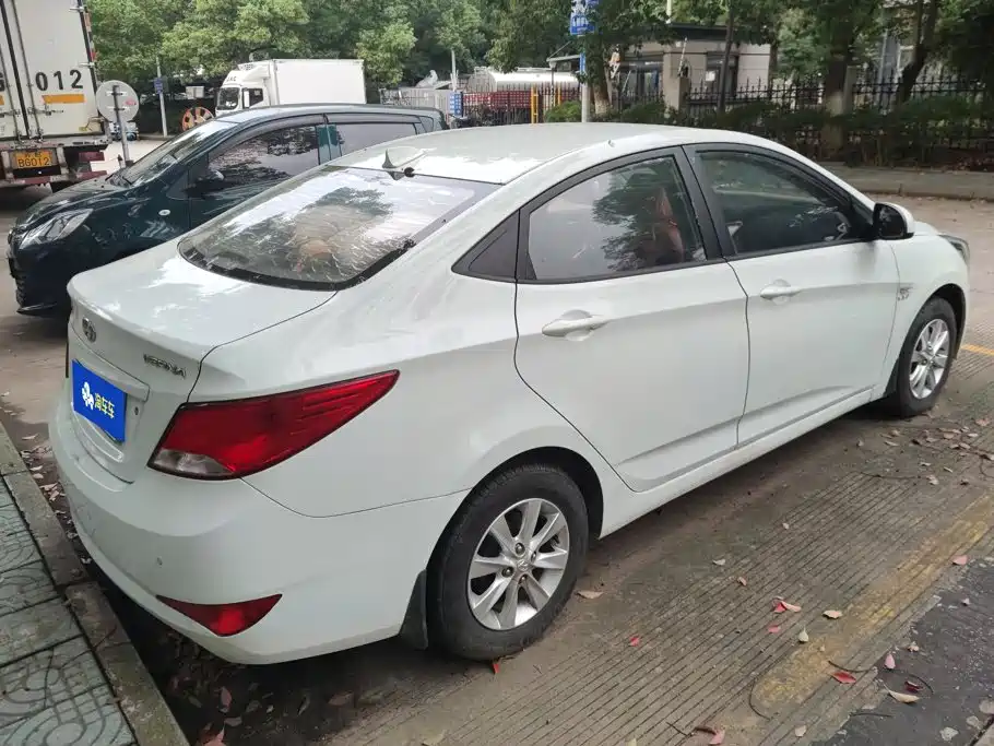 Hyundai Verna — миниатюра 3