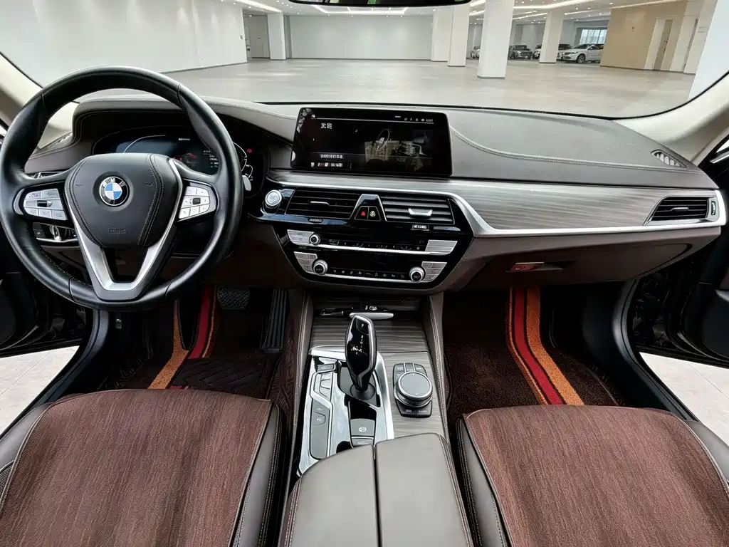 BMW 5 Series New Energy — миниатюра 9