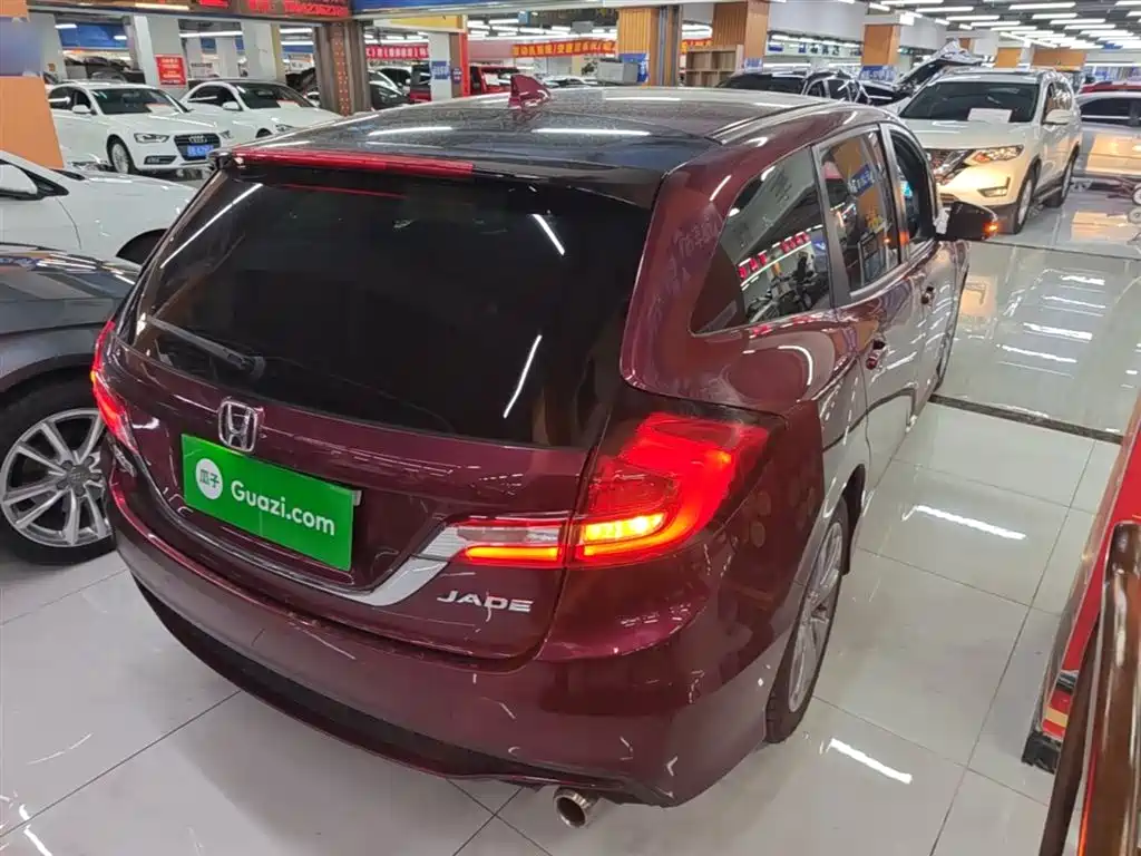 Honda Jade 2017 1.8L AT Comfort 5 мест