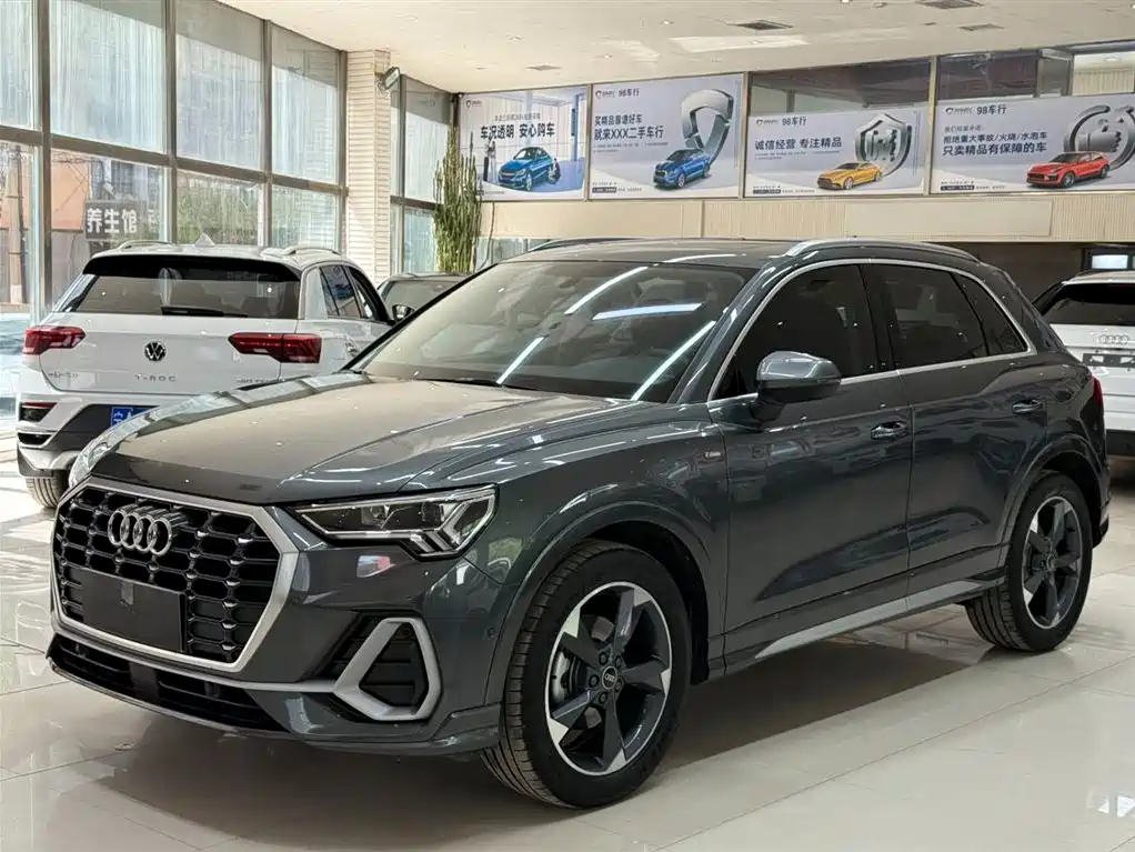 Купить Audi Q3
