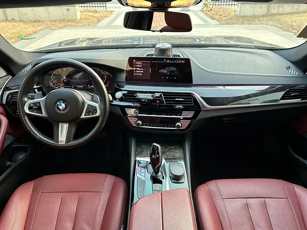 BMW 5 Series — миниатюра 8