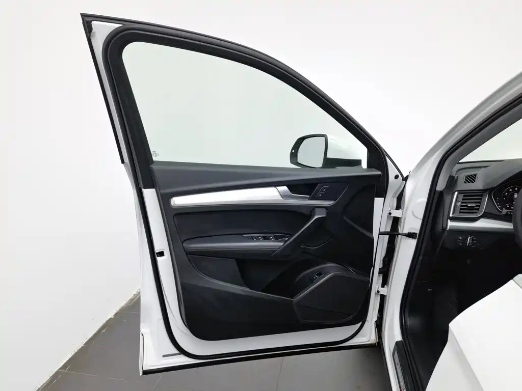 Audi Q5L — миниатюра 8