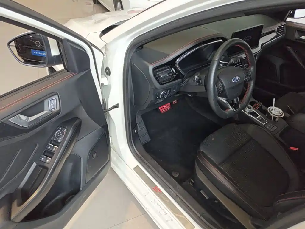 Ford Focus — миниатюра 21