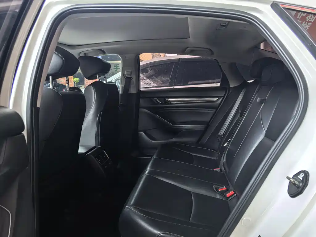 Honda Accord — миниатюра 14