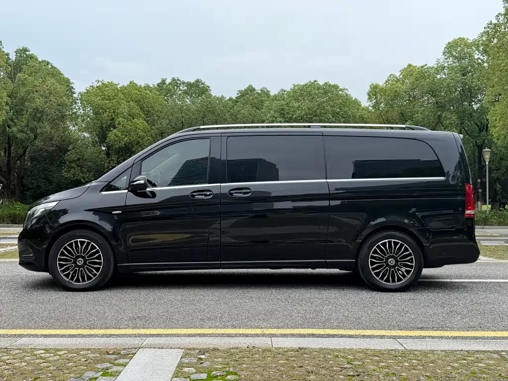 Mercedes-Benz V-Class — миниатюра 7