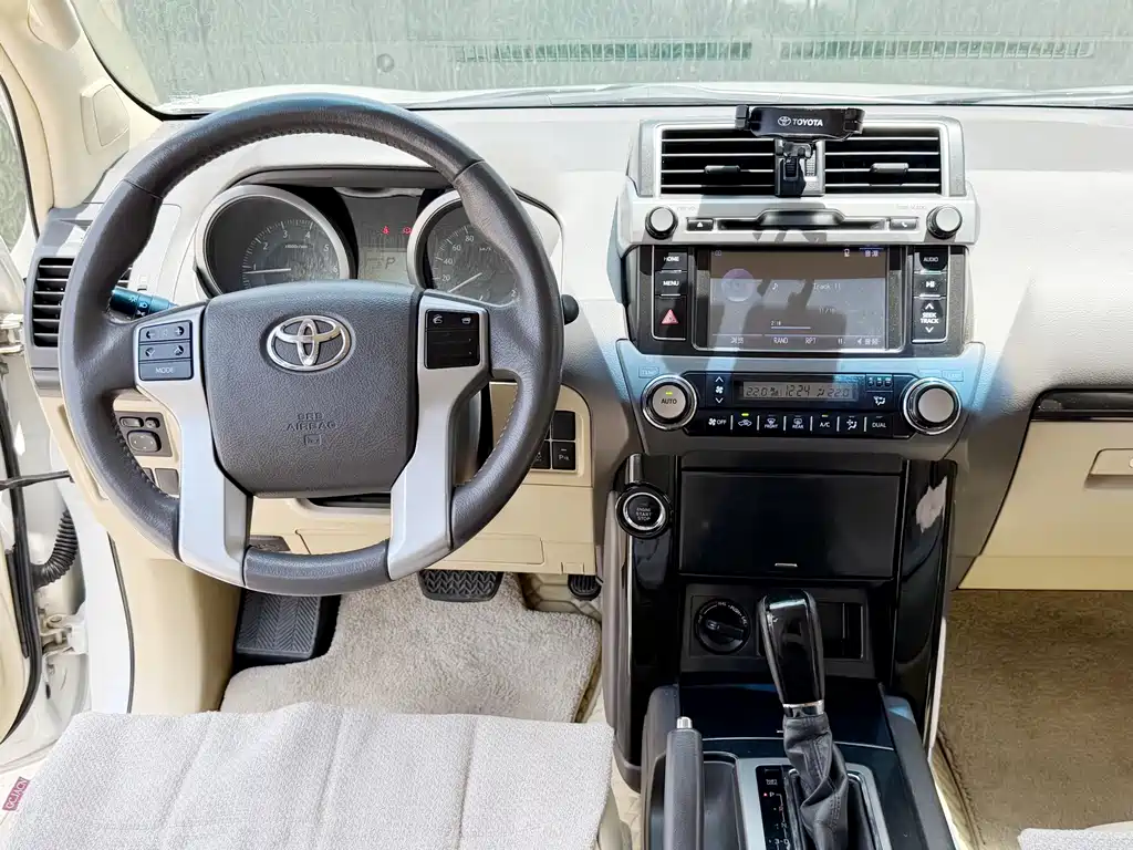 Toyota Land Cruiser Prado 2014 2.7L AT Standard