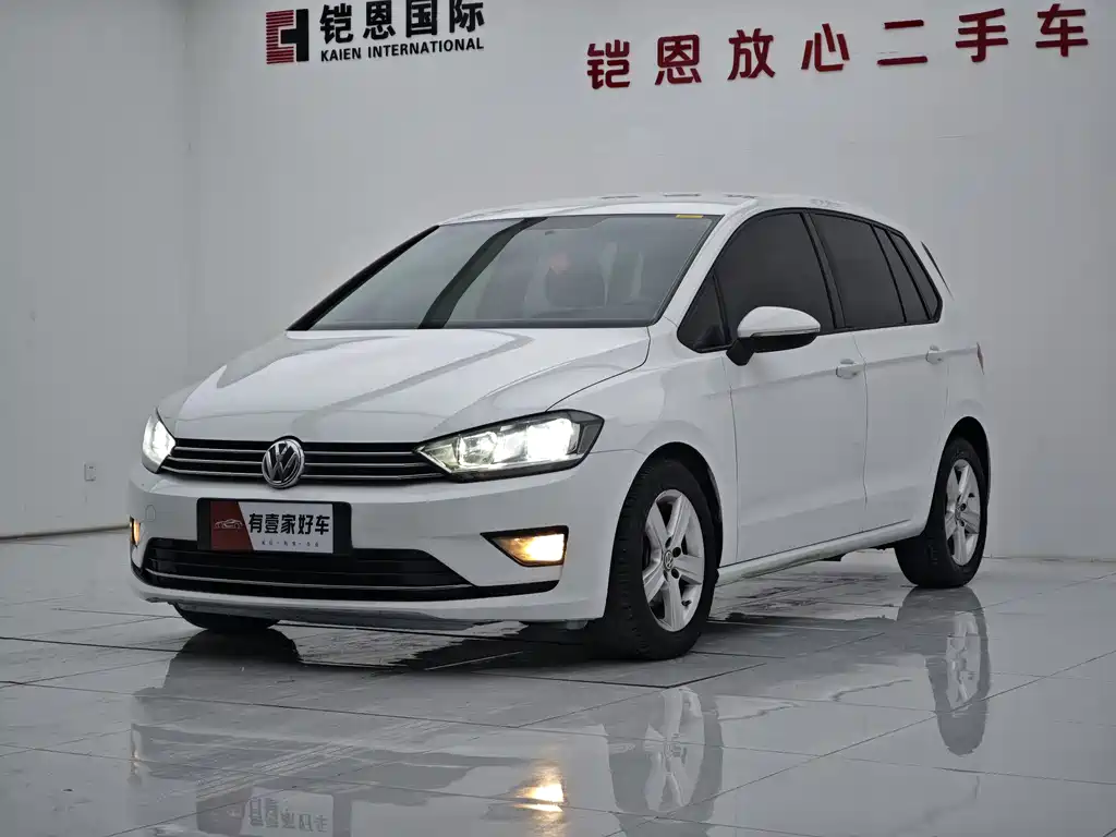 Купить Volkswagen Golf Sportsvan