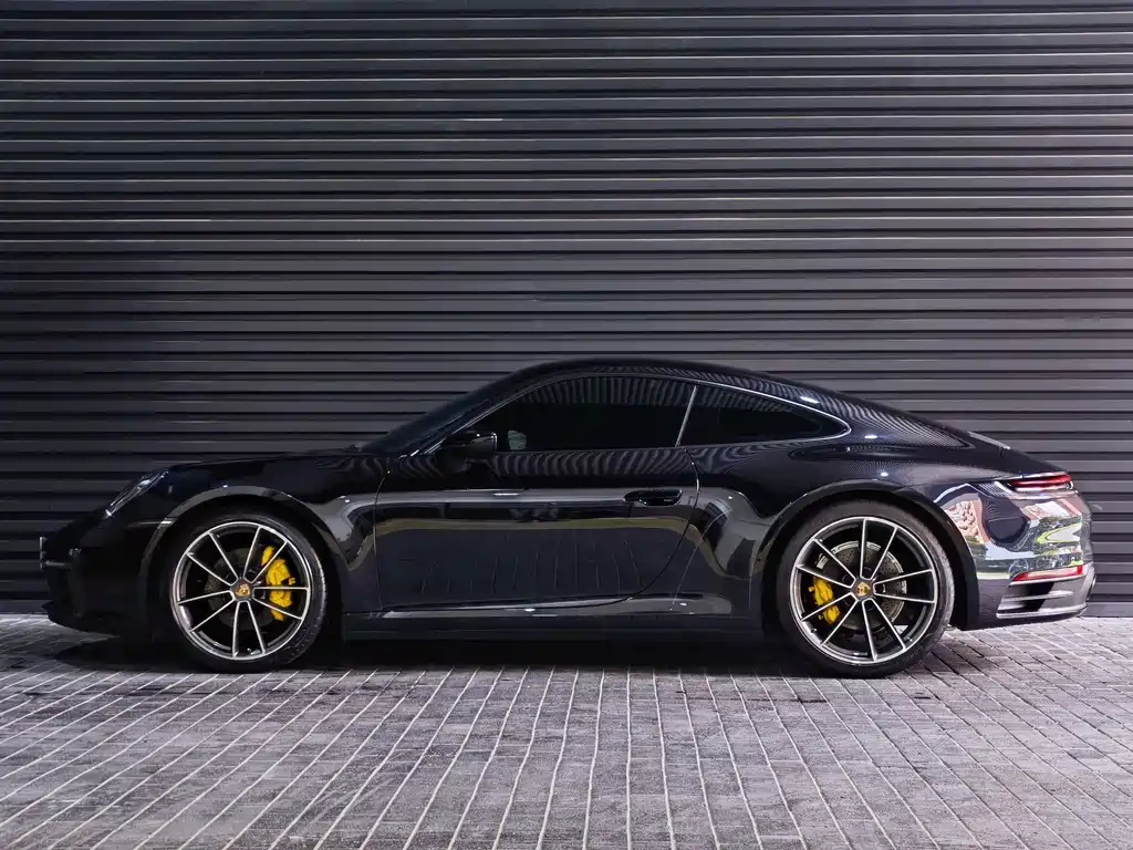 PORSCHE  911