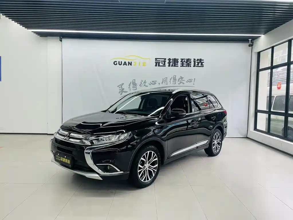 MITSUBISHI OUTLANDER