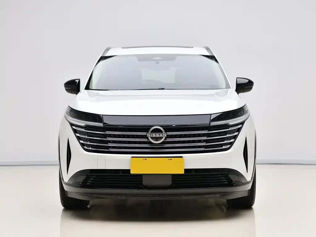 NISSAN EXPLORING THE LAND