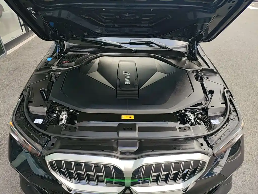 BMW i5 — миниатюра 20