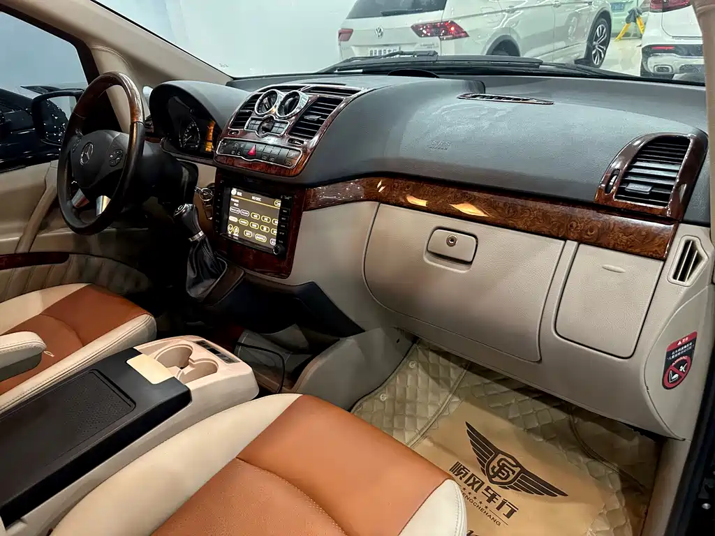 Mercedes-Benz Viano — миниатюра 9